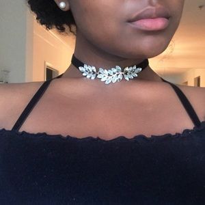 Forever 21 black velvet chocker with jewels